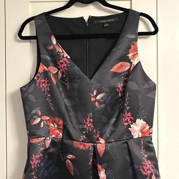 Cynthia Steefe floral v-neck mini dress size 10 - Picture 2 of 8